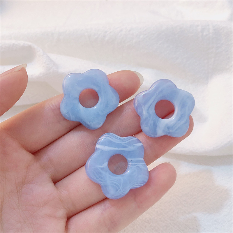 Resina transparente de color accesorios de flores coloridas flores pequeñas tazas de agua casca de teléfono móvil material de parche de flores hechas a mano