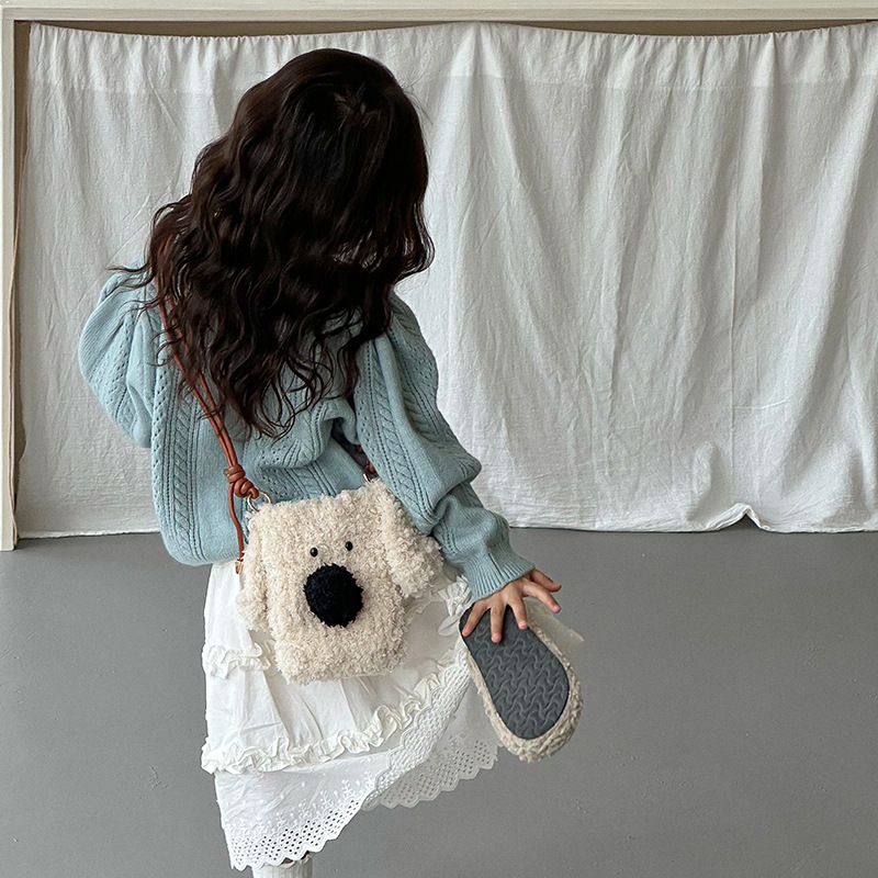 Otoño y invierno nuevo paquete de niños ganchillo artesanal de dibujos animados para hombres y mujeres bolsas de hombro mini lindas bolsas de peluche para bebés