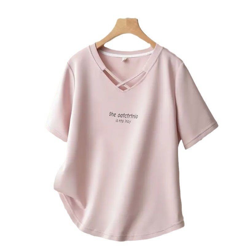 Verano nuevo estilo de gran tamaño, estilo occidental, delgado, suelto y versátil, cuello en V cruzado, estampado de letras, camiseta de manga corta, top de carne para mujer