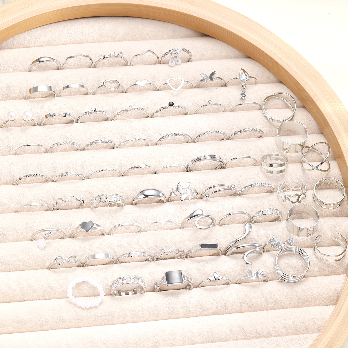 Black Square Pearl Ring Set With Hollow Leaf And Love Details_voghion.com