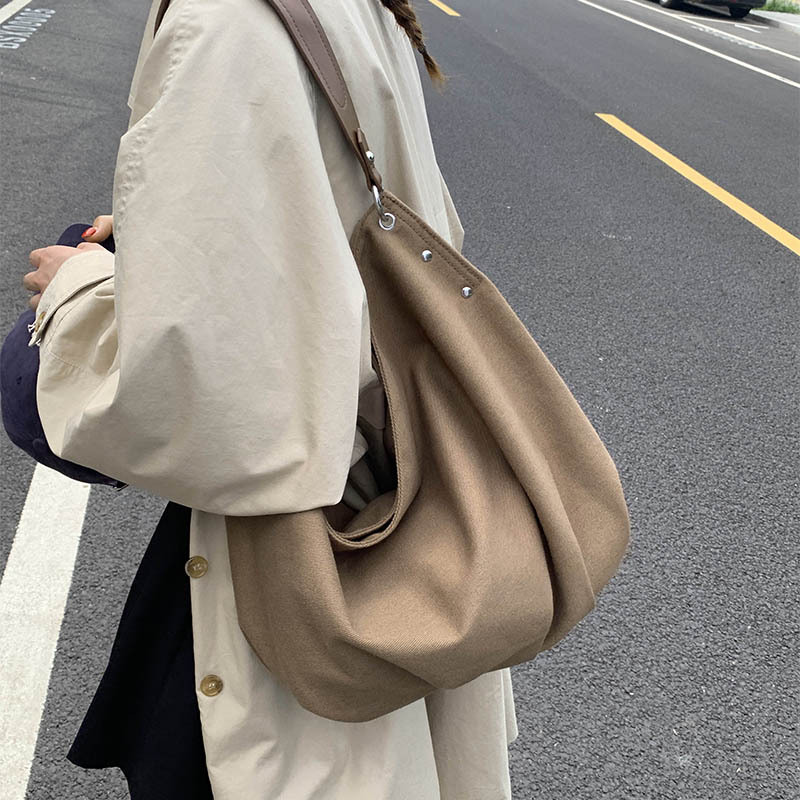 Japanese shoulder bag