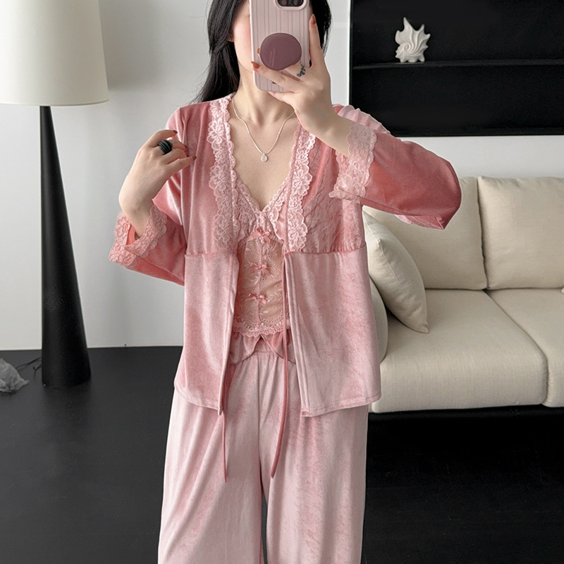 French Velvet Designer Recommended Style Three-Piece Padded Sexy Comfortable Camisole Pajama Set Loungewear