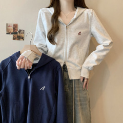 外国貿易は欧米の刺繍のファスナーのカーディガンを実際にたたいて帽子の衛衣の女性の春秋の薄い金の短い金の修身する上着のコートを連ねます。
