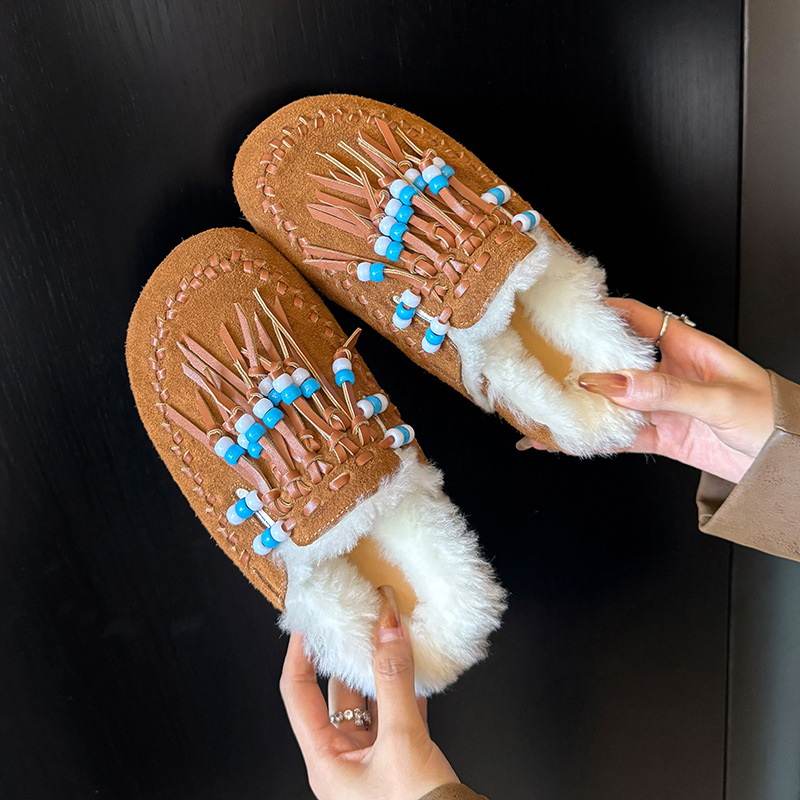 Guốc lười lông dày nữ mũi tròn kiểu Birkenstock có tua rua và hạt — màu nâu