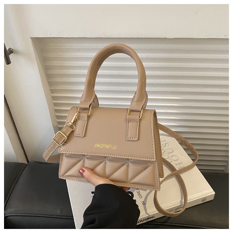 Modelo de comercio exterior bolso cuadrado pequeño bolso femenino 2023 invierno nuevo bolso de mensajero de moda admite compras en masa al por mayor