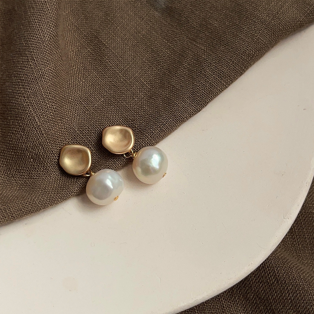 1 Pair Elegant Retro Geometric Freshwater Pearl Earrings display picture 7