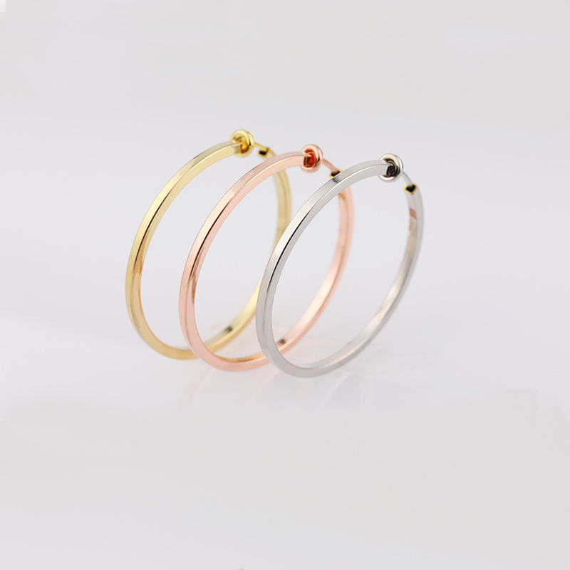 Cross-border Hot Selling Exaggerated Earrings Without Ear Holes Women's Big Ear Ring Fashion Personality Trendy Square Tube Spring Ear Clip Temperament