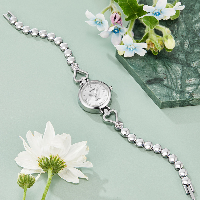 Fashion 2025 New Watch Women's Steel Belt Student Watch Bracelet Digital Fashion Simple Elegant Stone