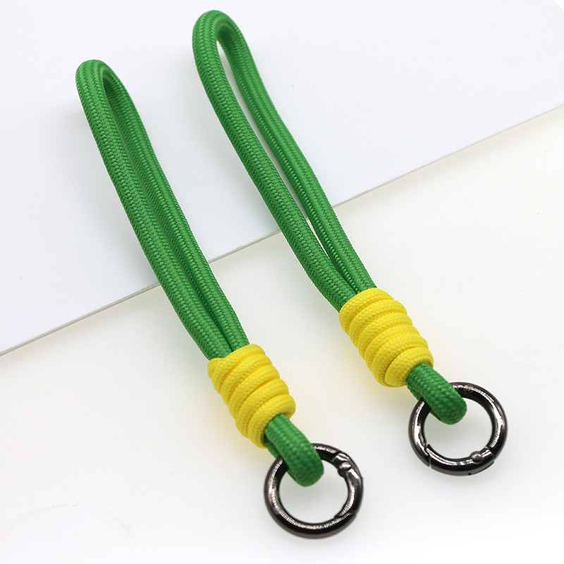 녹색 + 단어가 포함된 검정색 원