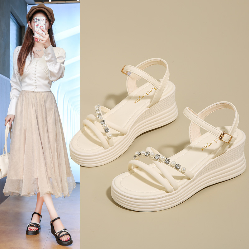 Romantic and delicate fashionable universal sandals with rhinestones…