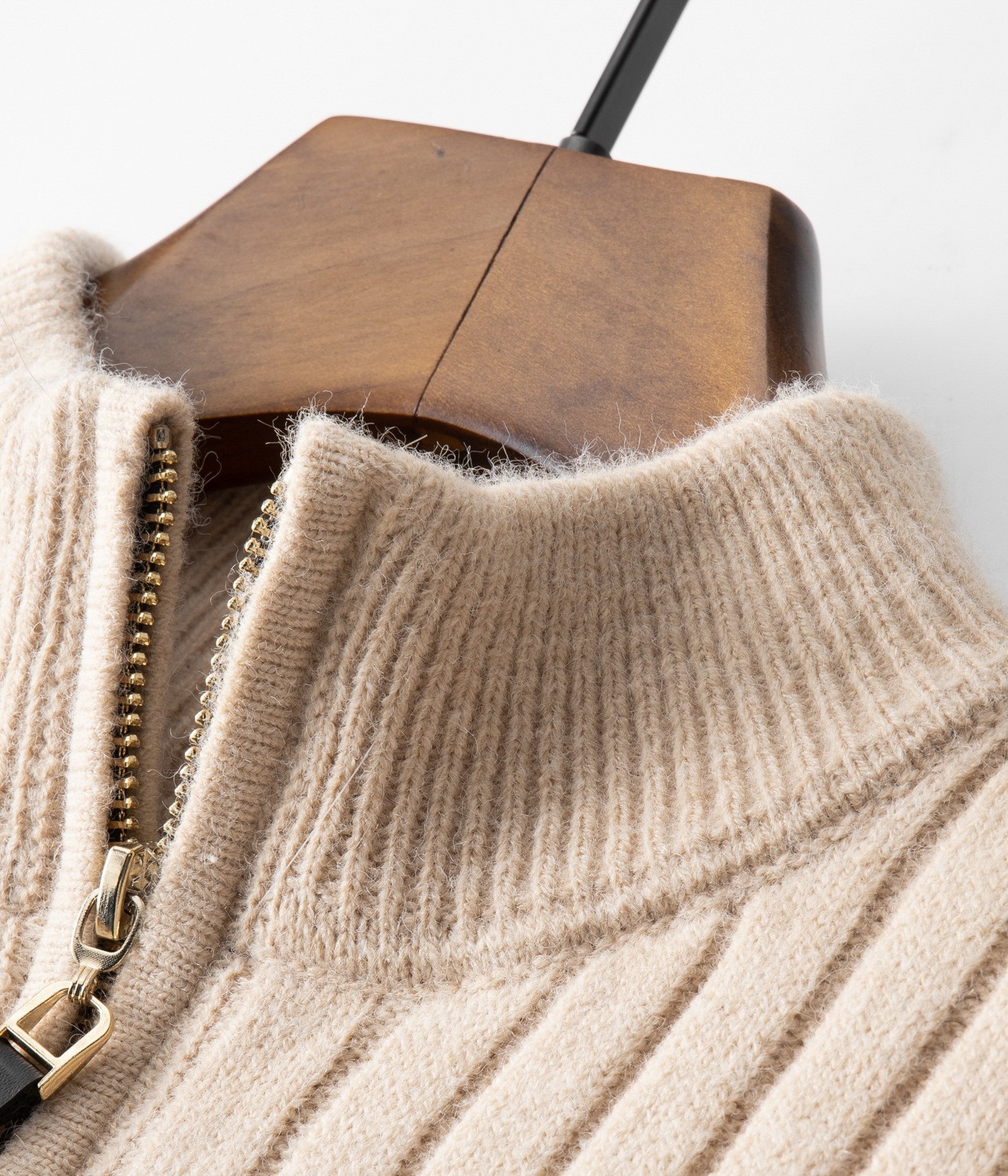 Men's Jacquard Striped Knitted Sweater With Stand-up Collar Zip_voghion.com