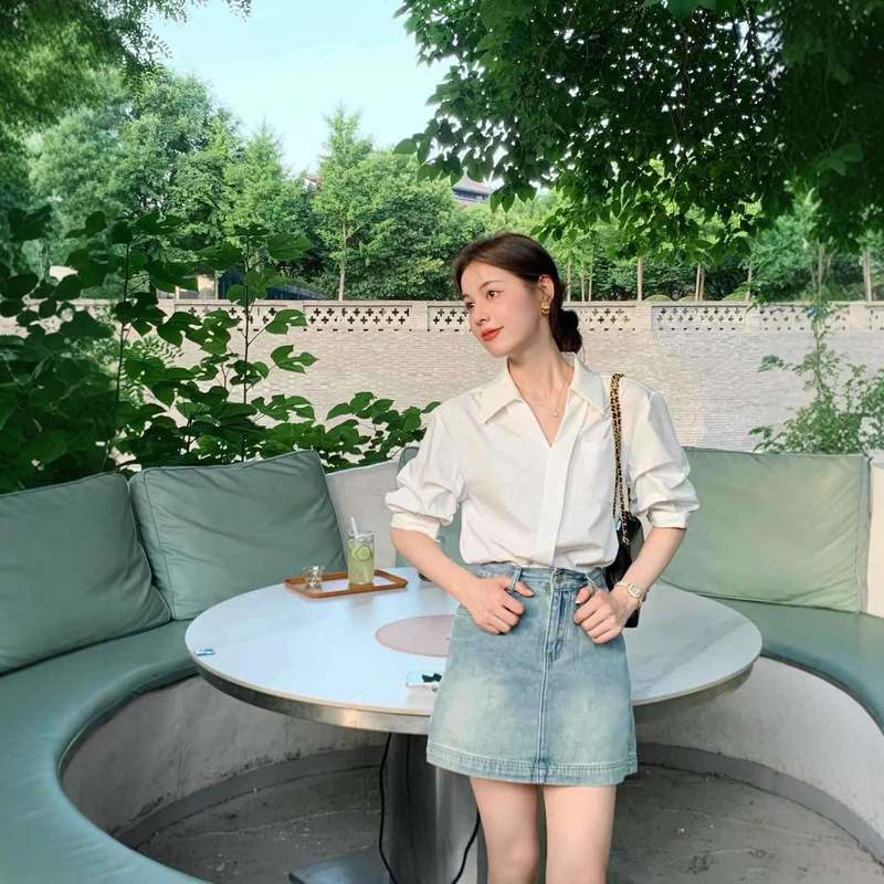 White V-neck Short-sleeved Shirt Women's Thin Summer Professional Royal Sister Shirt for Petite French Temperament Small Shirt Top