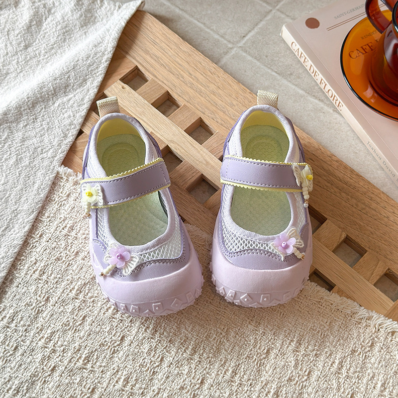 Niñas sandalias de verano 2026 nuevos zapatos de malla transpirables para niños zapatos casuales de suela suave zapatos deportivos para niños