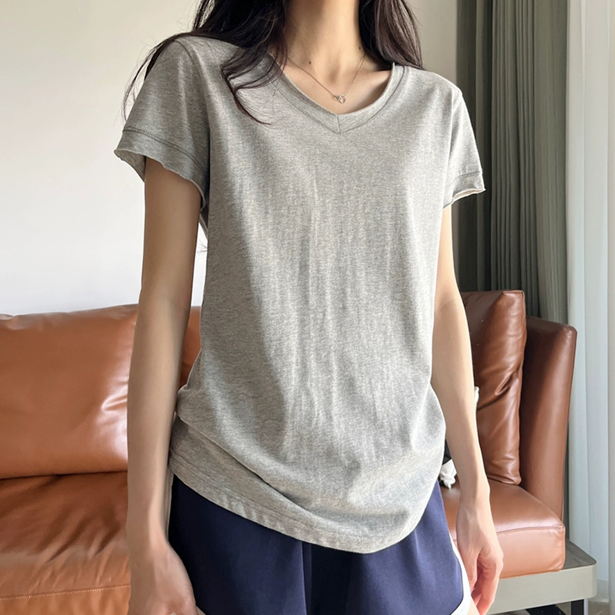 Новая летняя свободная утягивающая футболка чисто-серого цвета с обычными плечами для женщин, хлопковая базовая рубашка с v-образным вырезом и короткими рукавами, простой топ с половиной рукавов