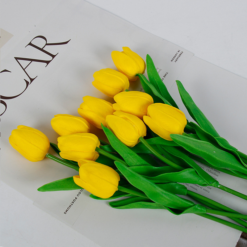 Mini tulipán flor artificial sensación húmeda Adornos de disparo avanzados Decoración del hogar Flores falsas Ramo de flores secas Ventas directas de fábrica