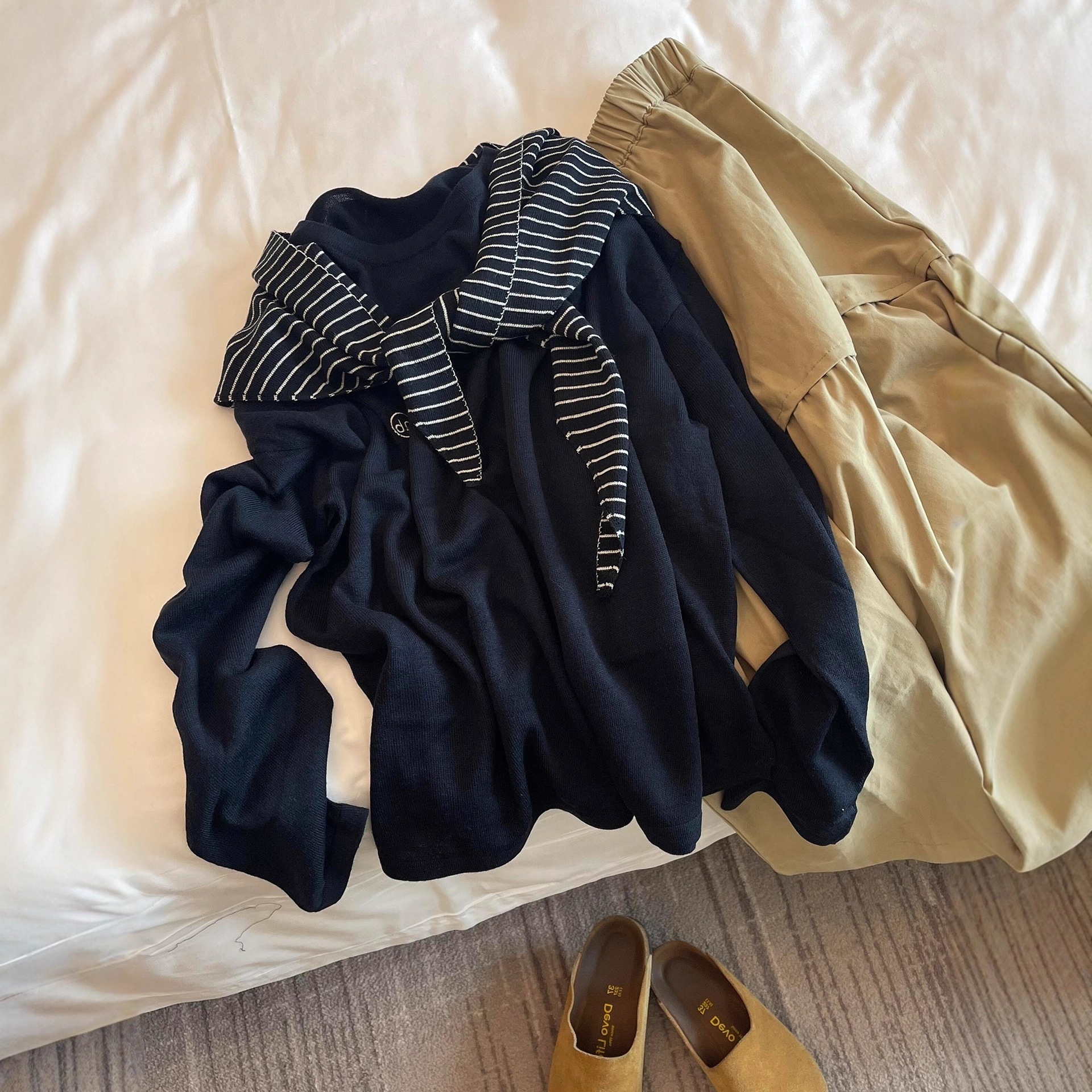 2025 Early Autumn Korean Style Lazy Style Simple Fashion Suit Women's Navy Blue Knitwear with Stripesd Shawl Top