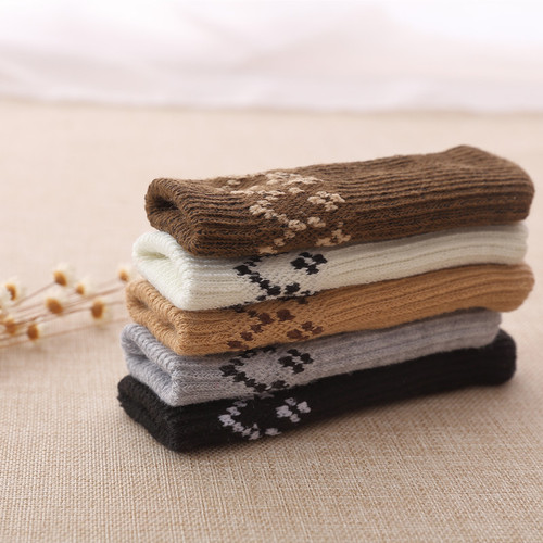 Knitted table leg covers, table leg and chair protective covers, chair foot covers, stool leg covers, non-slip table and chair foot pads, silent and wear-resistant