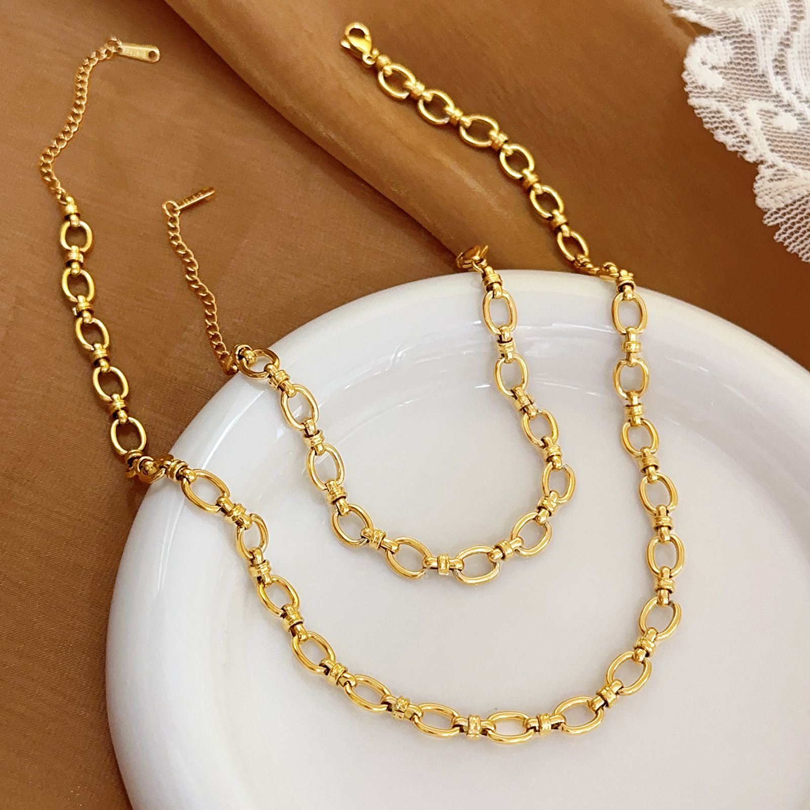 Venta directa de fábrica de joyería de temperamento simple de moda europea y americana al por mayor de joyería de pulsera de acero de titanio popular de lujo ligero francés al por mayor image 1
