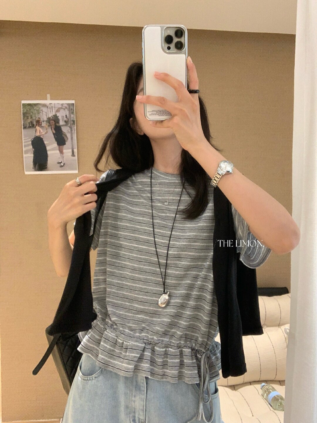 Áo thun nữ tay ngắn cổ tròn sọc kẻ phối bèo nhún, thiết kế eo rút dây thời trang — màu đen, màu trắng chi tiết 24