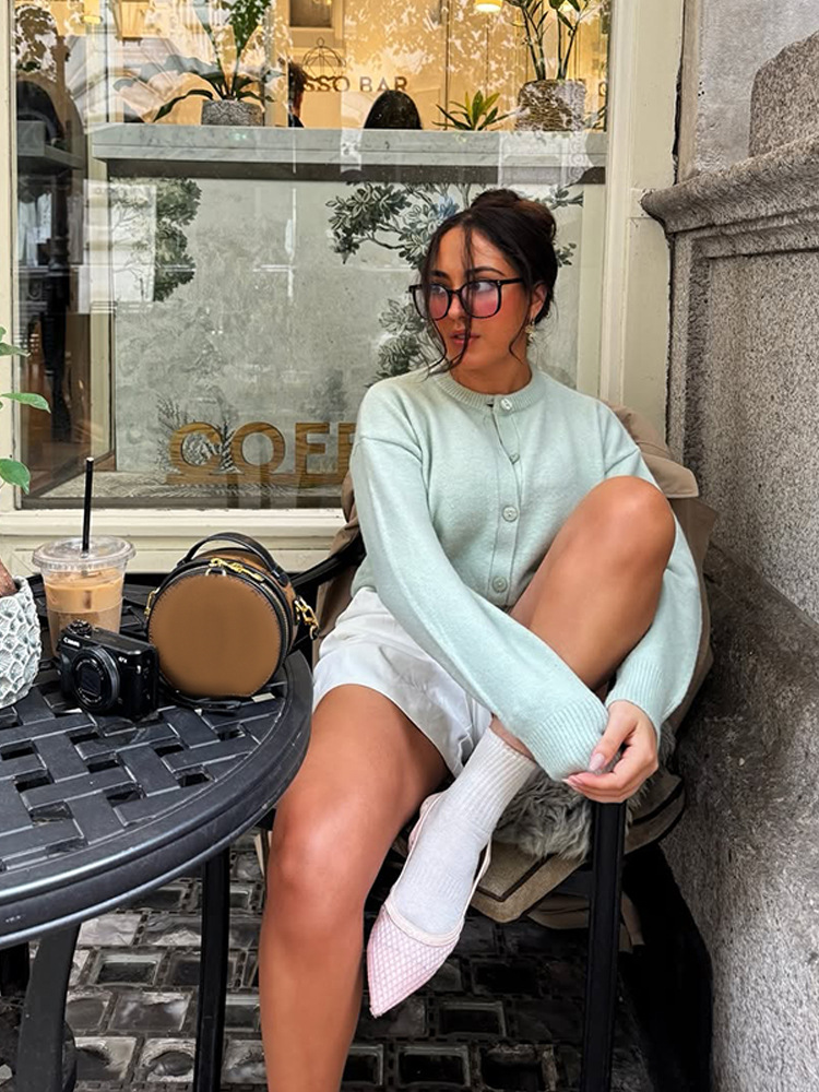 Pequeña moda fresca por favor temperamento color sólido mono hebilla jersey de punto suéter 2025 transfronterizo estilo europeo y americano nuevo otoño y invierno