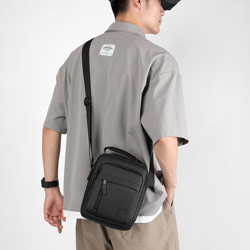 Nuevo bolso de mano de hombre transfronterizo para viajar al trabajo bolso de hombro de negocios simple ocio viaje al aire libre mochila