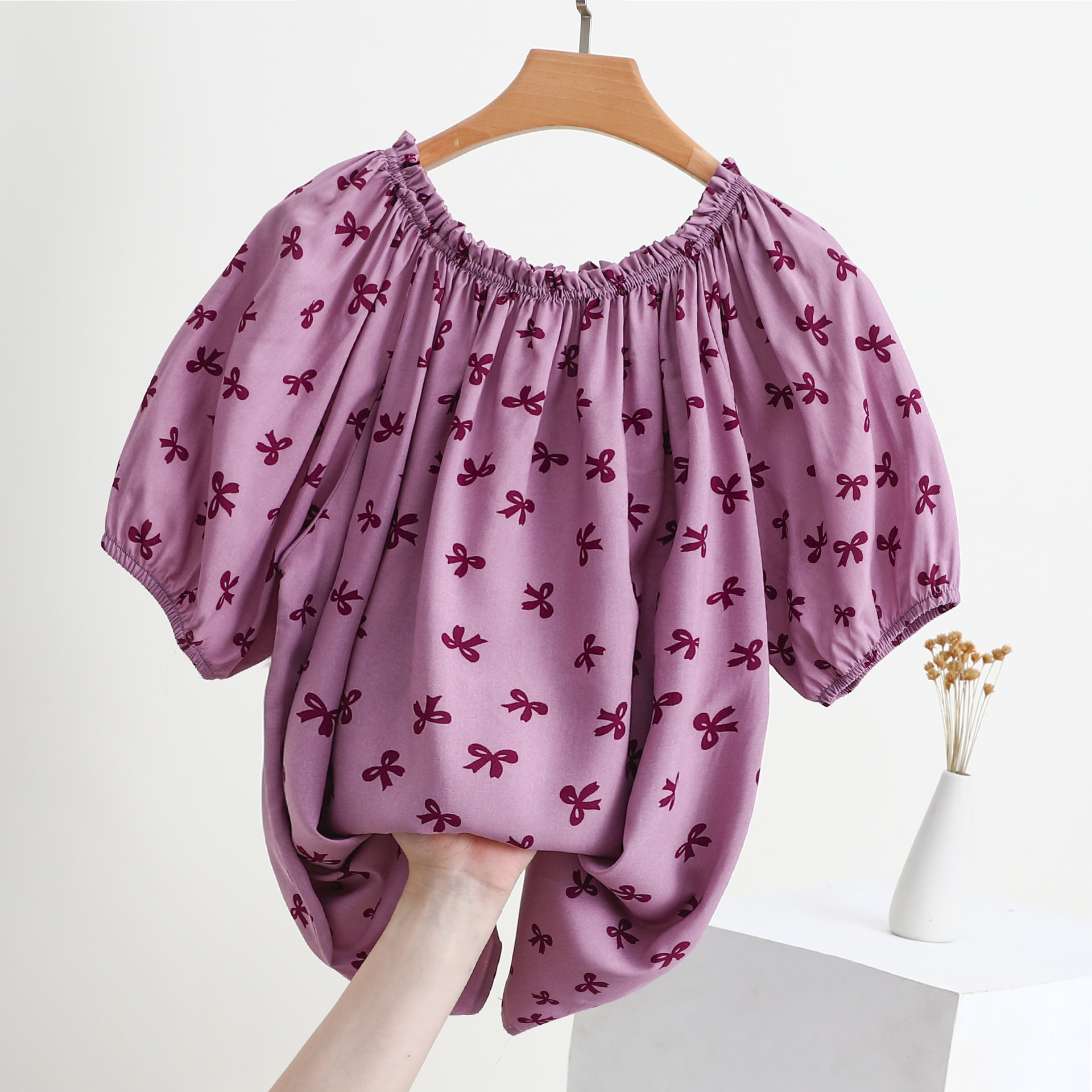 With bow, fuchsia