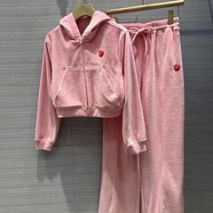 A24新商品にベルベットのカジュアルスーツを入れて輸入したベルベットの材質は帽子のコートまでゆったりとしたズボンを持っている