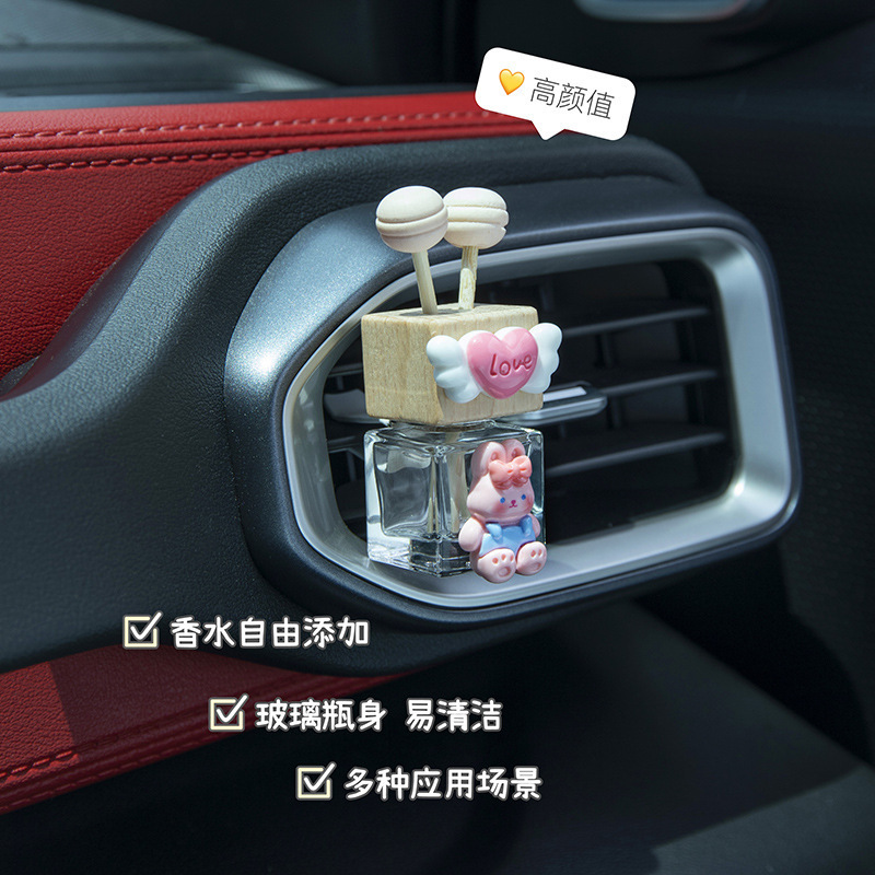 かわいい漫画の車の香水瓶の空の瓶の車のアロマの分注の瓶の車のエアコンの出口の装飾の置物|undefined