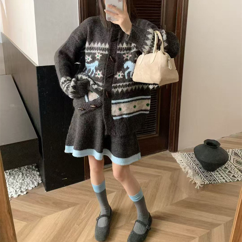 时尚复古针织提花套装女2025新款牛角扣加厚毛衣开衫+短裙两件套|undefined
