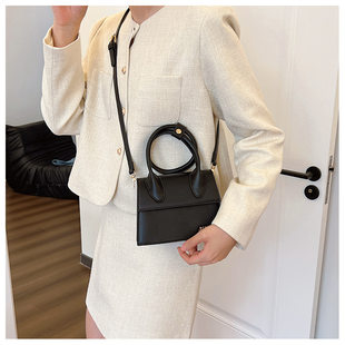 Shoulder bag, small design one-shoulder bag