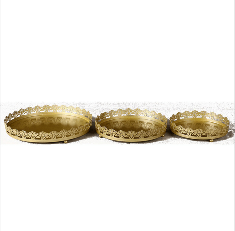 Hierro soporte de la torta accesorios de la boda placa de la torta de oro de estilo Europeo decoración de la torta borde de encaje artesanías soporte de la torta