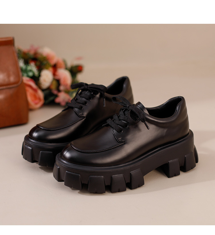 Mocassini donna stile britannico con zeppa in pelle_voghion.com