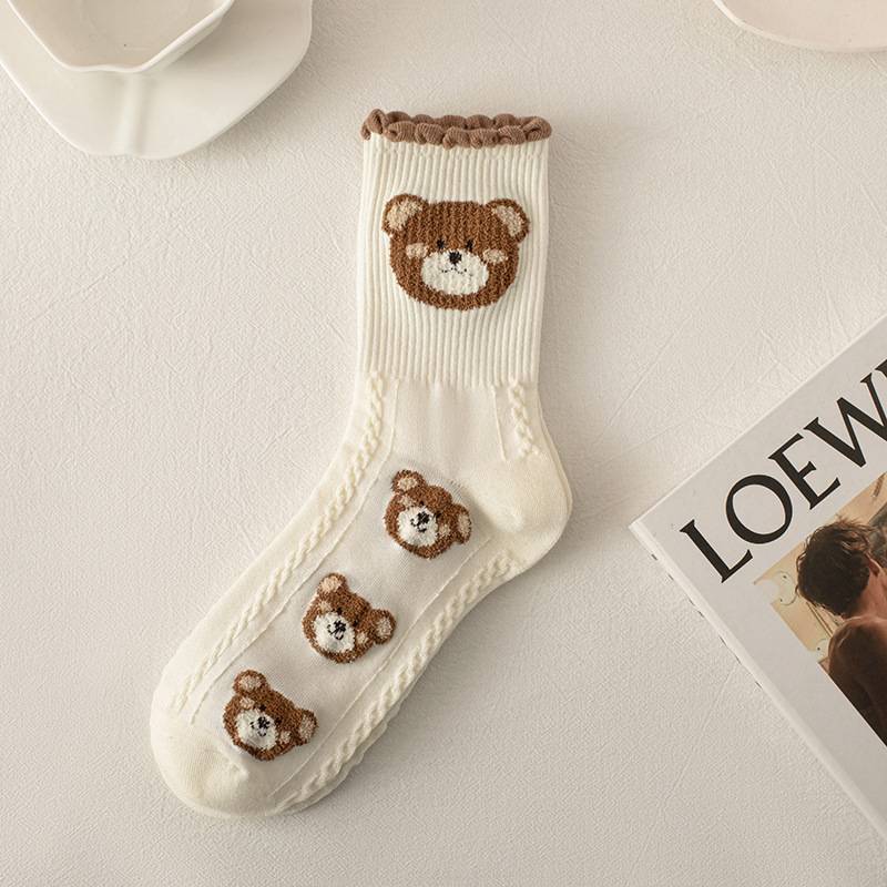 Calcetines de oso de peluche marrón para mujer primavera y verano lindos calcetines japoneses de media pantorrilla ins medias retro de felpa tridimensionales de moda