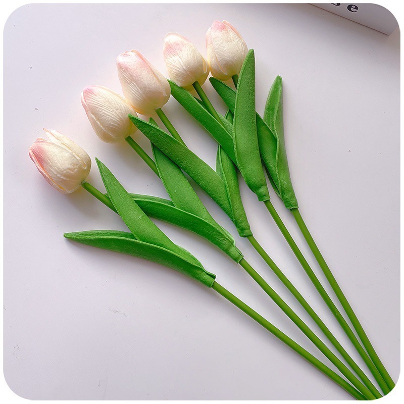 Flores florales Decoración de la sala de estar Decoración Decoración Ramo biónico Tulipán Flor seca de lujo ligero Flor falsa Decoración eterna