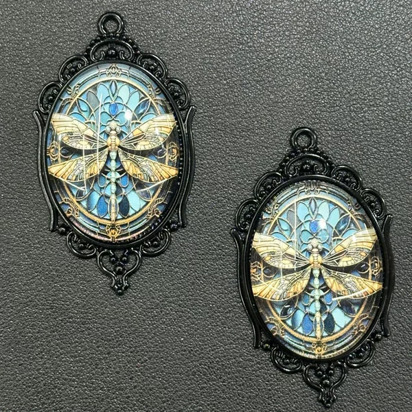 Hot-Selling Cross-Border Vintage Yellow Dragonfly Pattern Oval Glass Alloy Pendant Necklace Wholesale European and American Jewelry