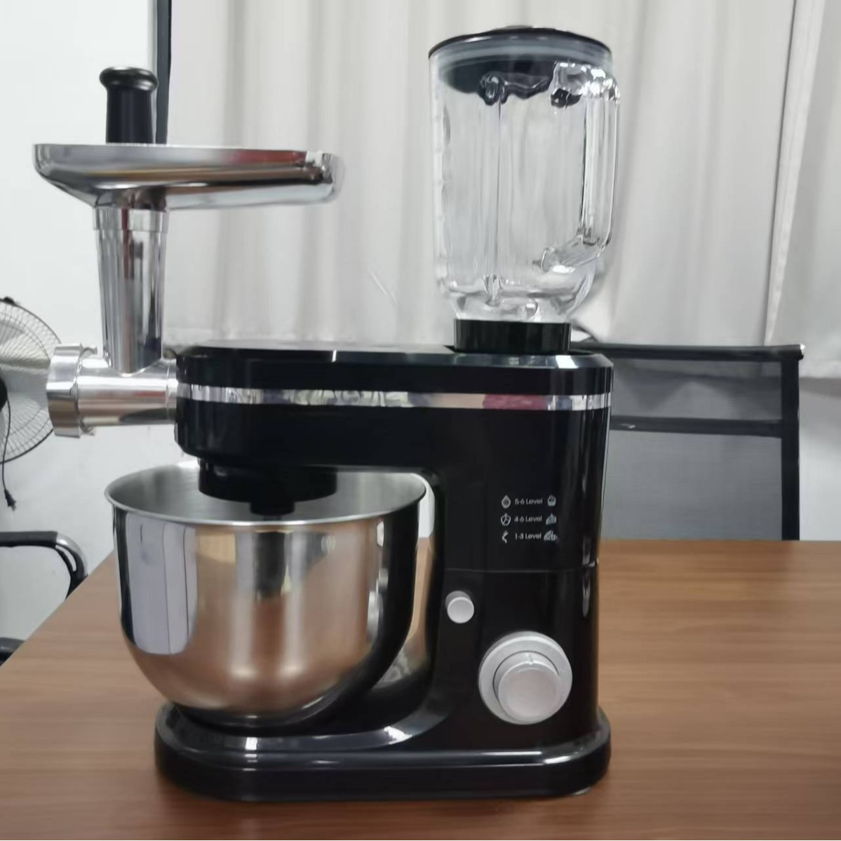Multifunktionale Küchenmaschine für Hausgebrauch und gewerblichen Einsatz - Rührwerk, Knetmaschine, Fleischwolf, Entsafter, Butterschaum- und Eierbearbeitung