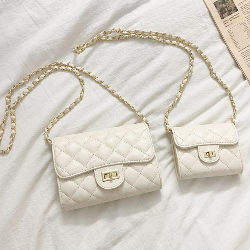 Autumn shoulder bag with diamond pattern