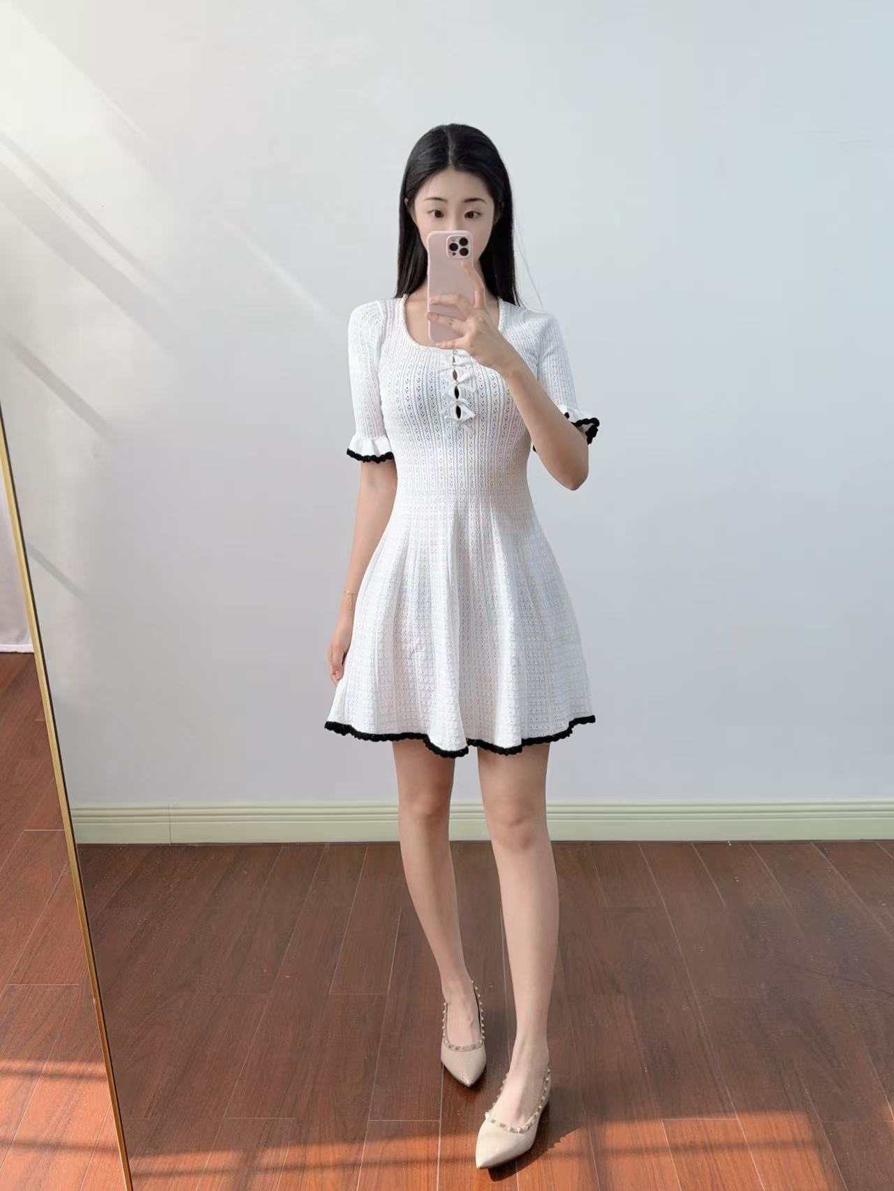 Summer elegant knitted brace