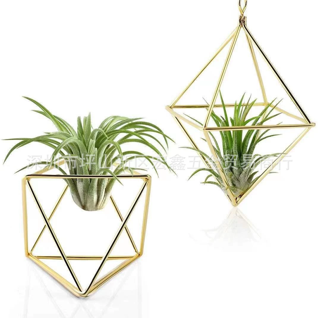 Iron art stand on the four sides of the diamond -shaped geometric air pineapple metal flower frame dry flower eternal flower car hanging decoration