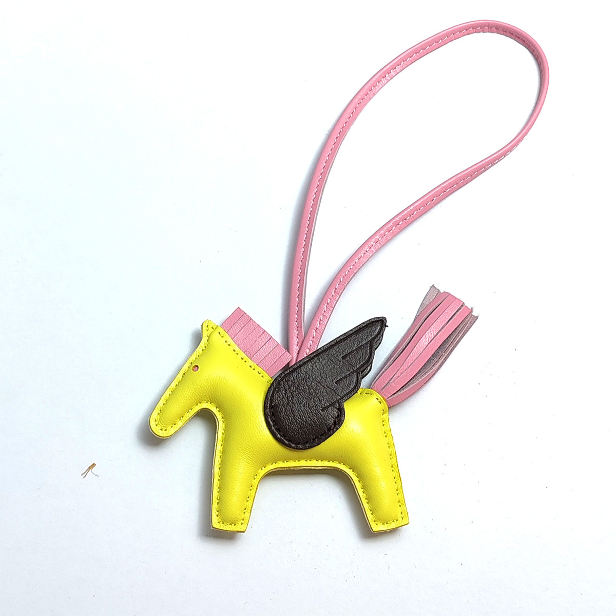 Cute Angel Little Pegasus Colgante Pit Edition H Home Colgante de bolso de caballo cosido a mano Colgante de cuero de oveja Llavero Colgante