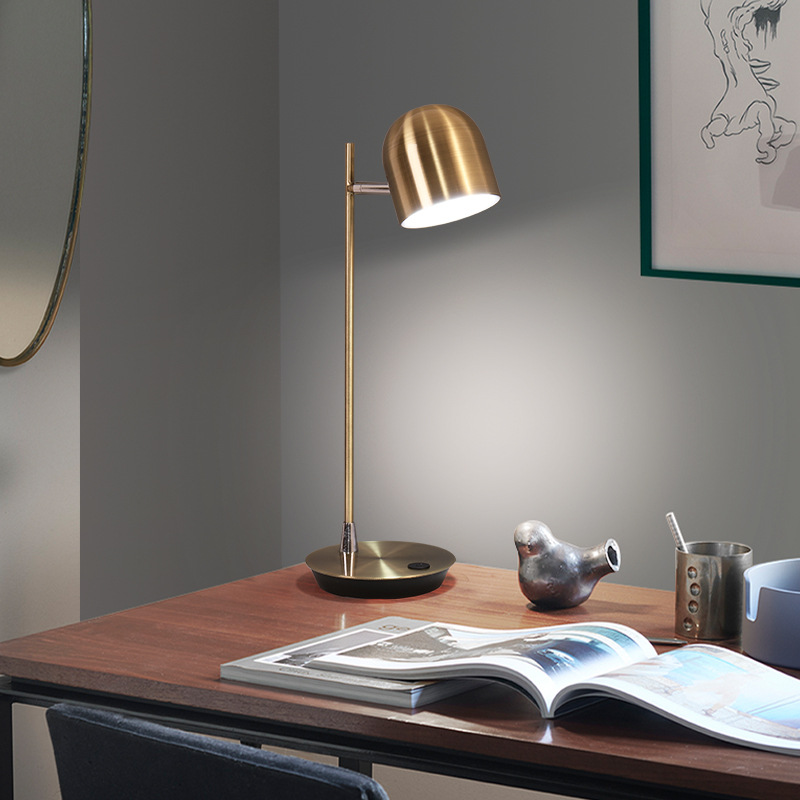 北欧风充电LED触摸台灯 学生宿舍卧室床头简约学习灯 厂家直供