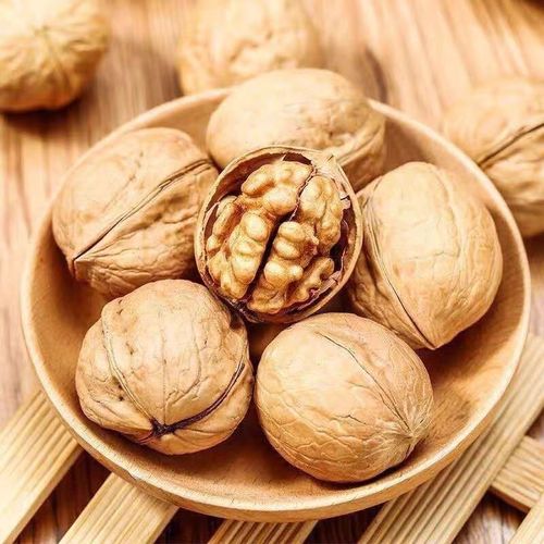 On behalf of Xinjiang 185 paper-skinned walnuts wholesale 500g thin-skinned hand-peeled Aksu large walnuts paper-skinned raw walnuts