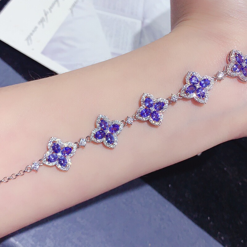 New Natural Tanzanite Bracelet S925 Sterling Silver Inlaid with Four-Leaf Clover Flowers, Exquisite and High-End, Versatile Hand Jewelry Trend