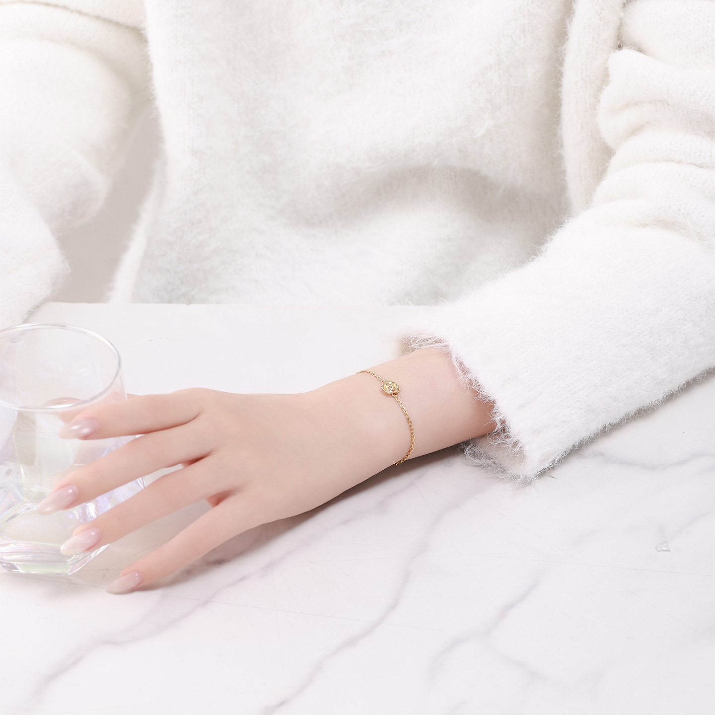 Xuping ligero de moda de lujo aleación de cobre chapado 24k rosa pulsera simple inswind alta sensación de joyería al por mayor mujeres