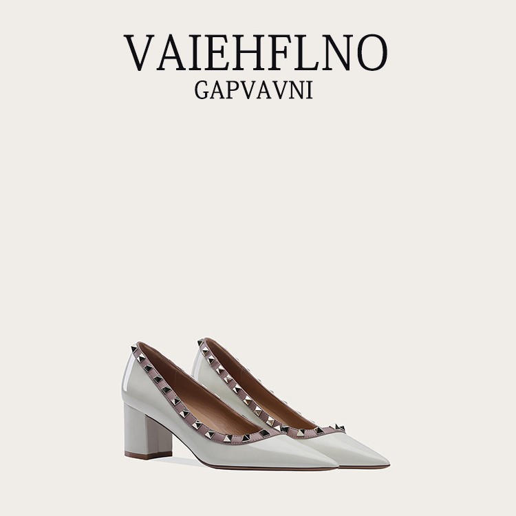 High-Heeled Women's Retro Studded Shoes 2026 Spring and Autumn New Style Women's Shoes Square-Toed Shallow Leather Shoes Shallow Thick-Heeled Shoes