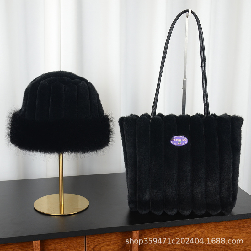 Plush Tote Bag Large Capacity Underarm Handbag Women's 2025 Fashion Commuter Bag Casual Single Compartment Women's Bag
