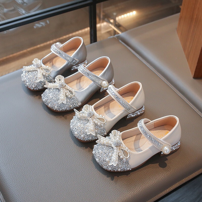 High-heeled girls' princess shoes with Velcro, princess-style girls' leather shoes, new soft-soled shoes for little girls for spring and autumn High-heeled girls' princess shoes with Velcro, princess-style girls' leather shoes, new soft-soled shoes for little girls for spring and autumn