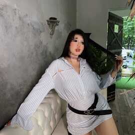 大码女装胖辣妹时髦条纹衬衫裙设计感收腰显瘦破洞连衣裙秋