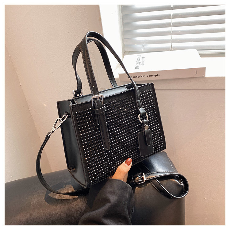 Women's Pu Leather Solid Color Fashion Rhinestone Square Zipper Crossbody Bag display picture 6