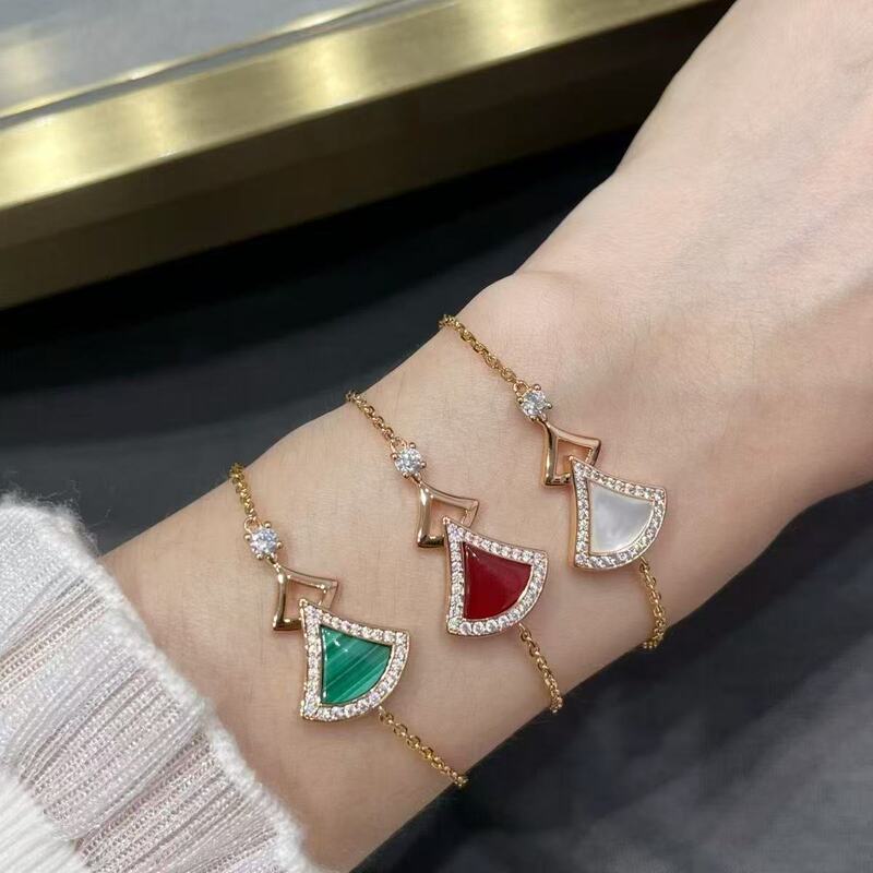 Seiko Red Agate Two-Color Fan Bracelet for Girls, Fashionable and Versatile, Niche Temperament, High-End Jewelry Wholesale and Delivery